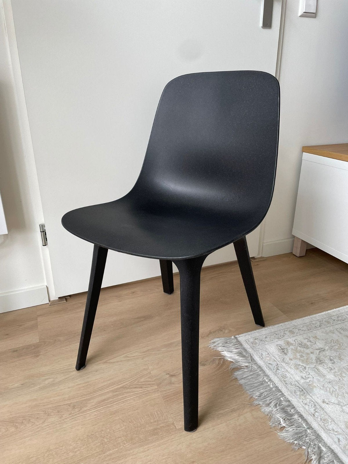 IKEA ODGER Eetkamerstoel, antraciet 4 stuks, Huis en Inrichting, Stoelen, Ophalen, Kunststof, Modern, Scandinavisch, Zwart