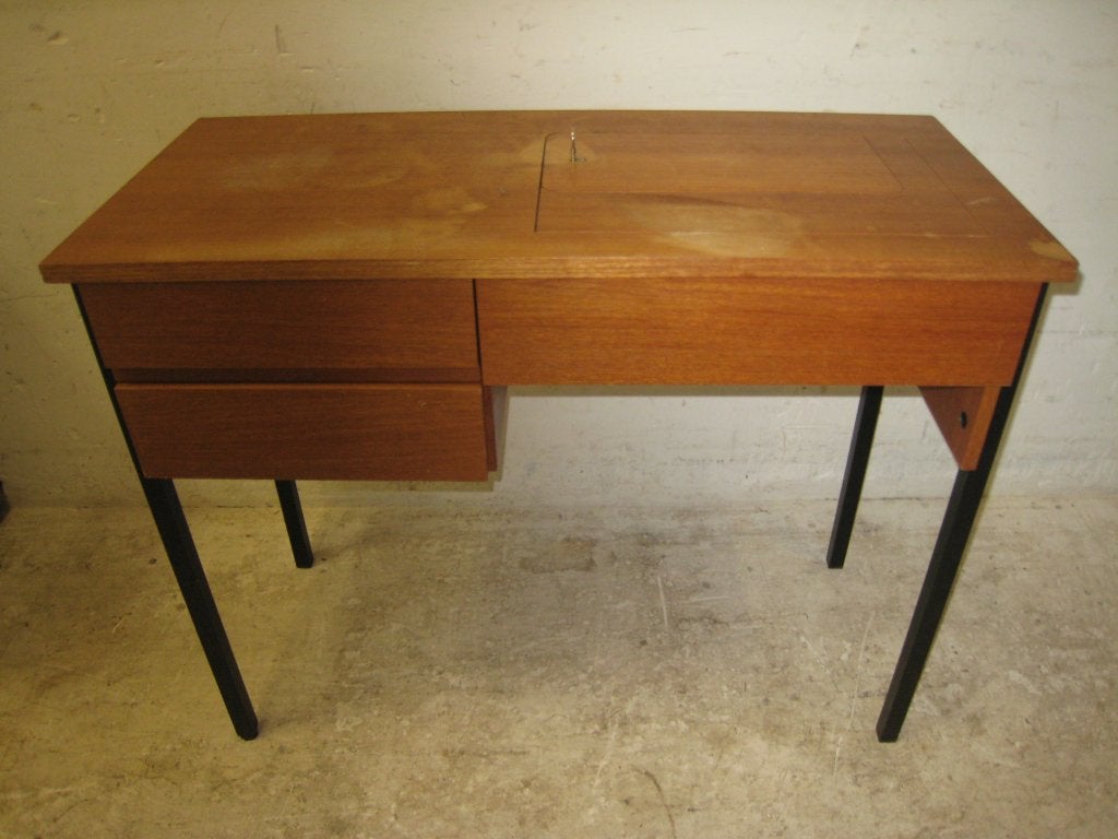 Vintage teak naaitafel met naaimachine en 2 laatjes, Niet ingevuld, Gebruikt, Niet ingevuld, Niet ingevuld