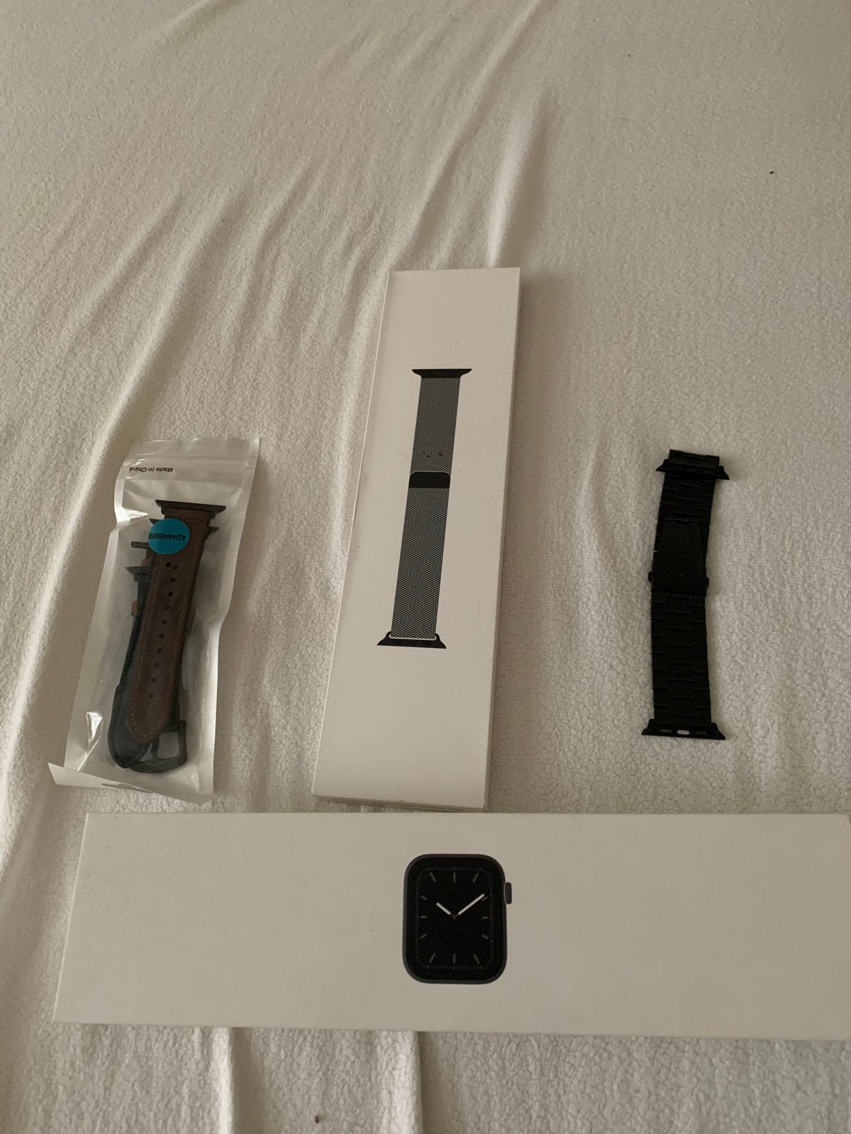 Apple Watch Series 5 (defect)met extra bandjes, Sieraden, Tassen en Uiterlijk, Gebruikt, Hartslag, Zwart, IOS