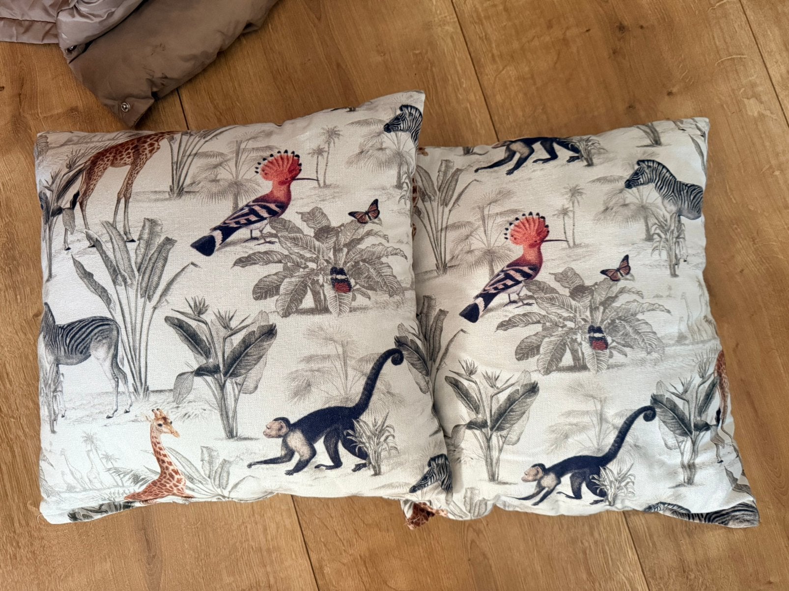 Twee safari kussens, Ophalen, Zo goed als nieuw, Vierkant