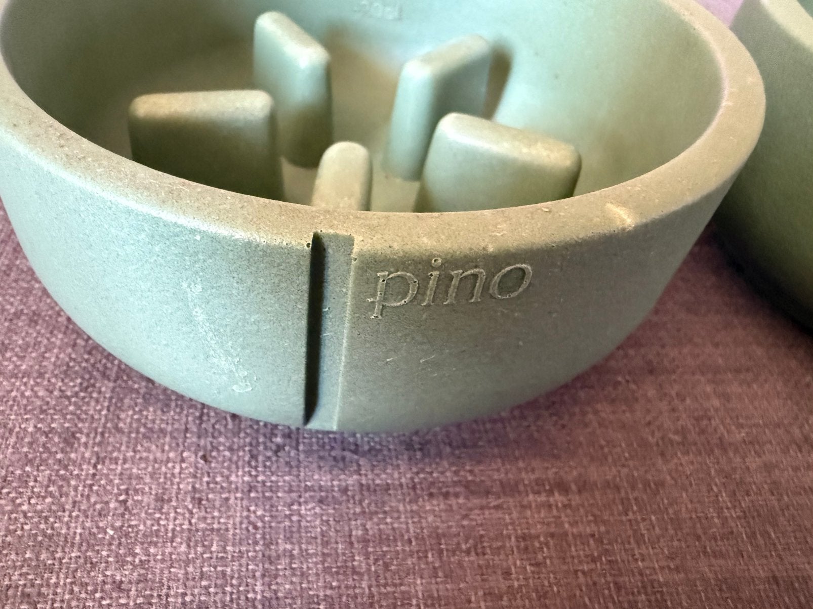 Pino water en voerbak, Ophalen of Verzenden, Anti-schrok, Zo goed als nieuw