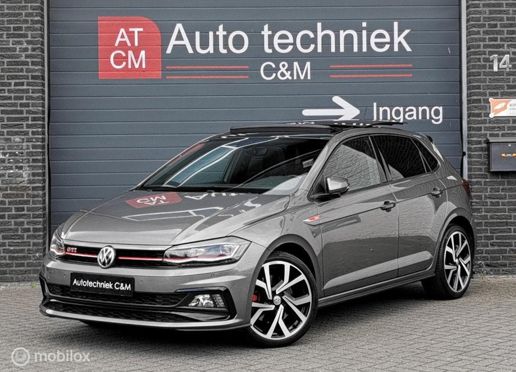 Volkswagen Polo 2.0 TSI GTI/200PK/DSG/ACC/DCC/PANO/CAMERA/CP, Stof, Zwart, 4 cilinders, 1984 cc