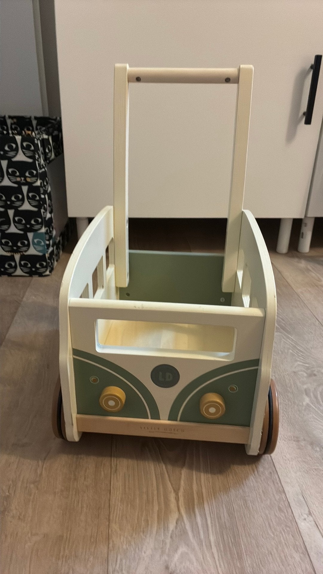 Little Dutch VW busje loopauto groen, Ophalen, Zo goed als nieuw, Duw- of Trekspeelgoed