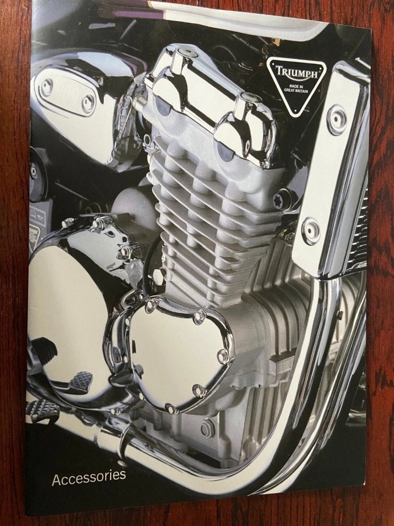 Triumph 1996 new model line brochure clothing & accessories, Ophalen of Verzenden, Gebruikt, Motoren