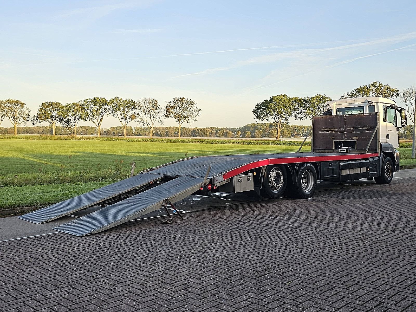 M.A.N. 26.320 TGS hydr. ramps machine, Automaat, Euro 6, 320 pk, MAN