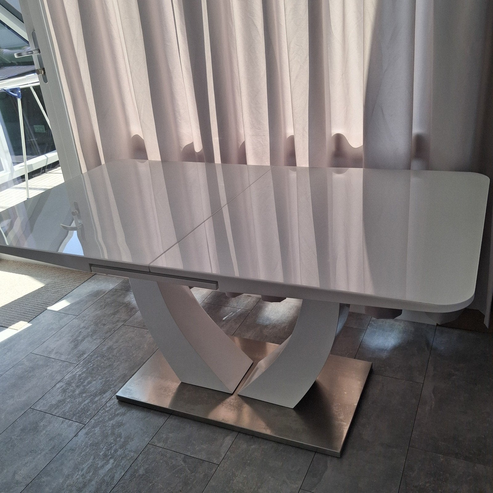 mooie eettafel, Ophalen