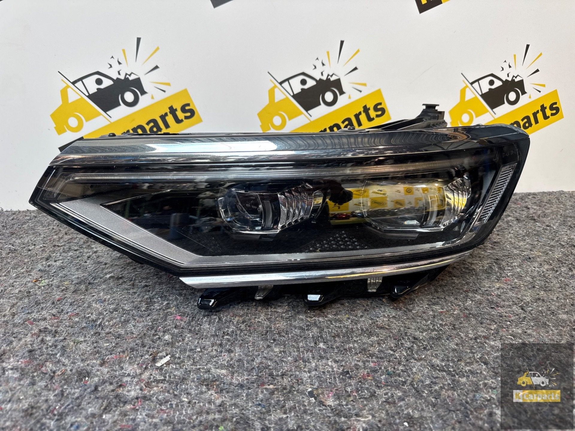 Volkswagen Passat IQ matrix Koplamp Links 3G1941081P origine, Gebruikt, Volkswagen, Volkswagen AG, Berliner Ring 2
38440  Wolfsburg, DE