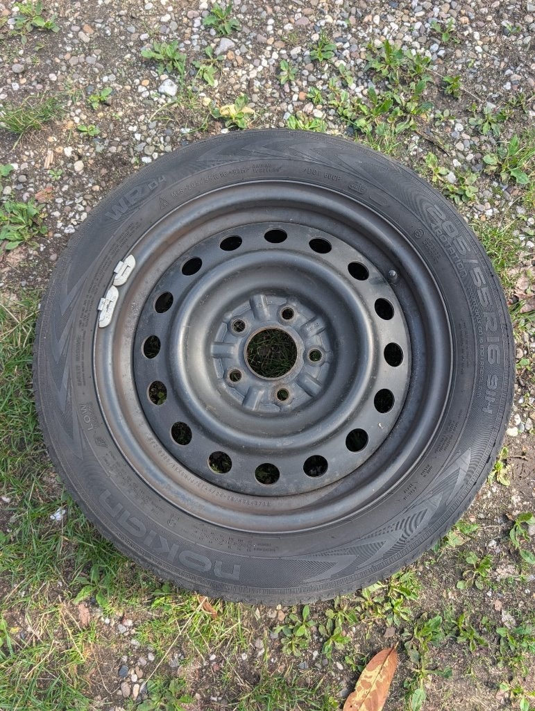 Set Nokian Winterbanden Renault Megane – 205/55 R16 (6-7mm), Ophalen, Gebruikt, 16 inch, Banden en Velgen