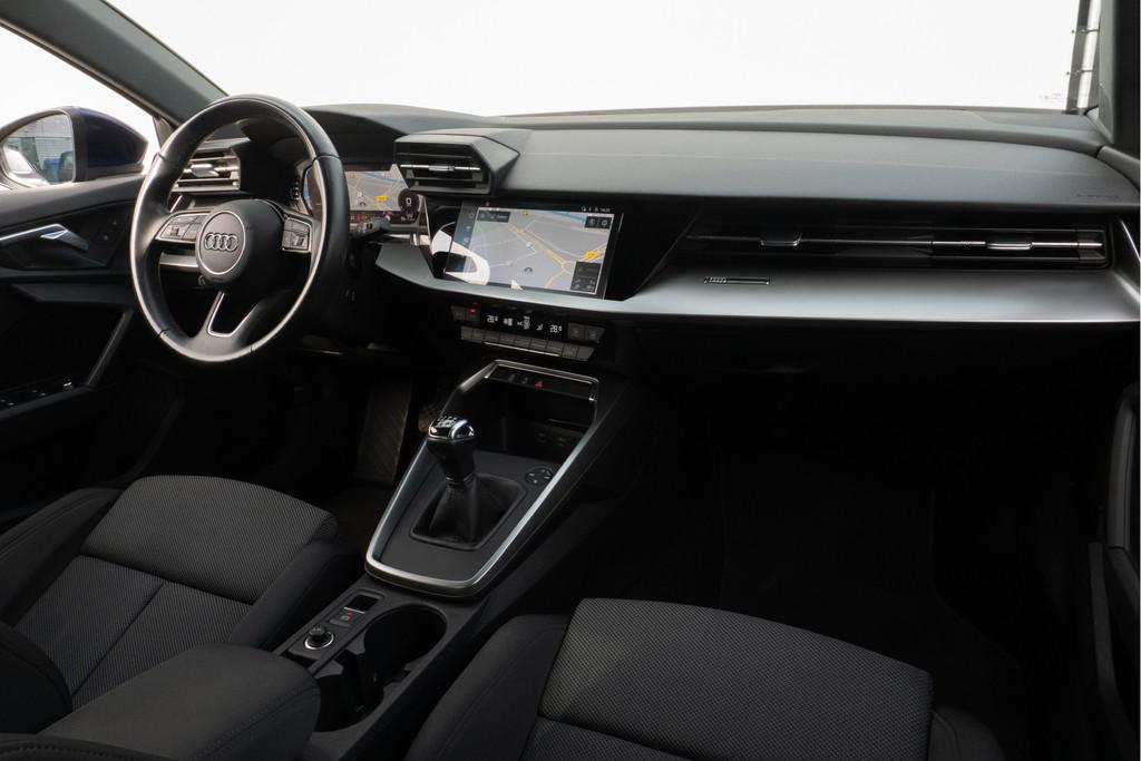 Audi A3 Limousine 30 TFSI 110pk Business edition Virtual coc, Voorwielaandrijving, Stof, Gebruikt, 1200 kg