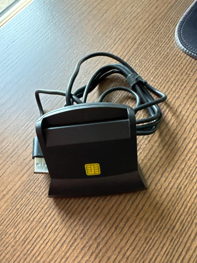 USB 2.0 Kaartlezer - Handig Staanmodel, Ophalen of Verzenden, Zo goed als nieuw