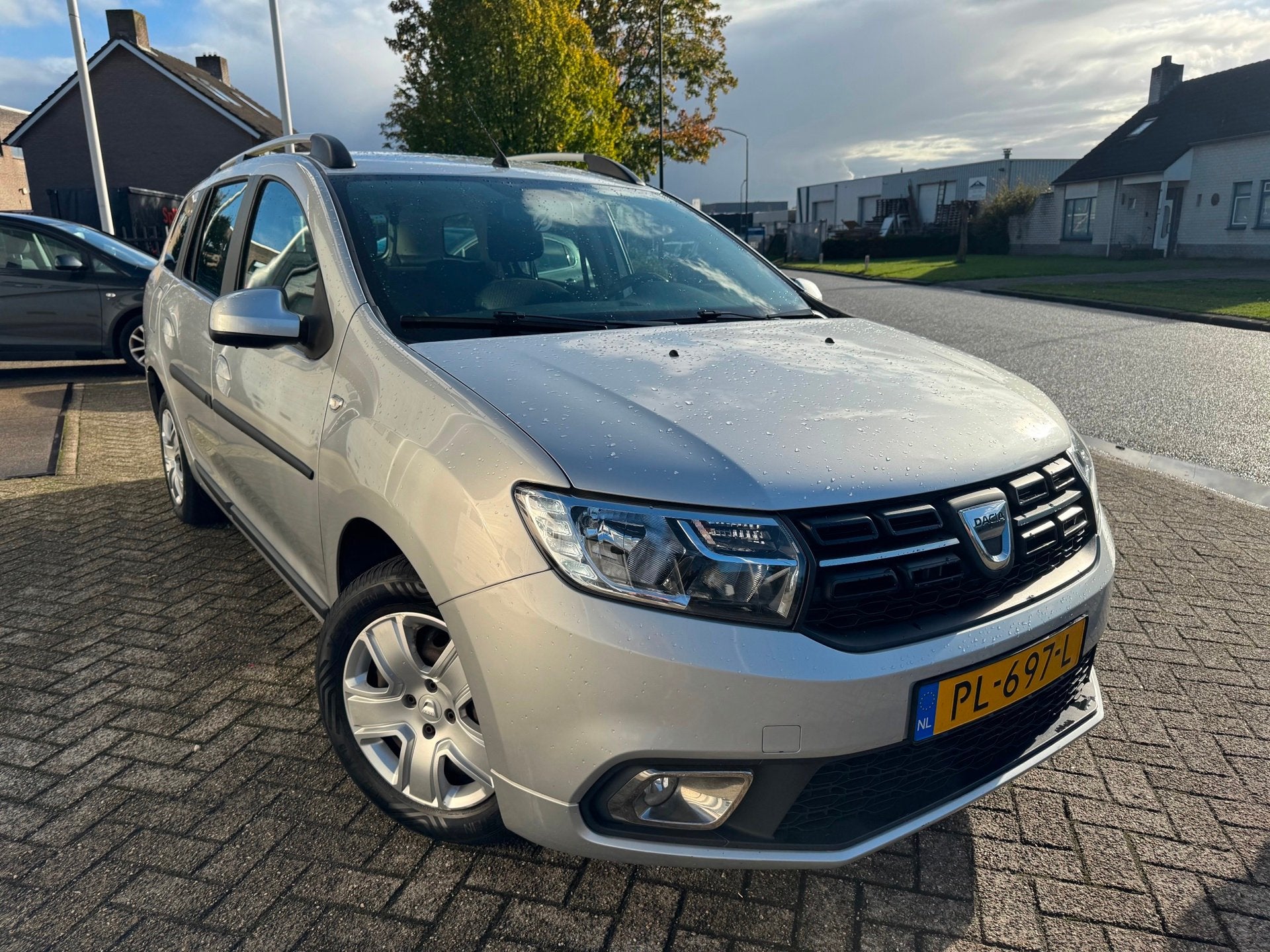 Dacia Logan MCV 0.9 TCe Laureate Airco, PDC, Navi, Auto's, Voorwielaandrijving, Gebruikt, Euro 6, Origineel Nederlands