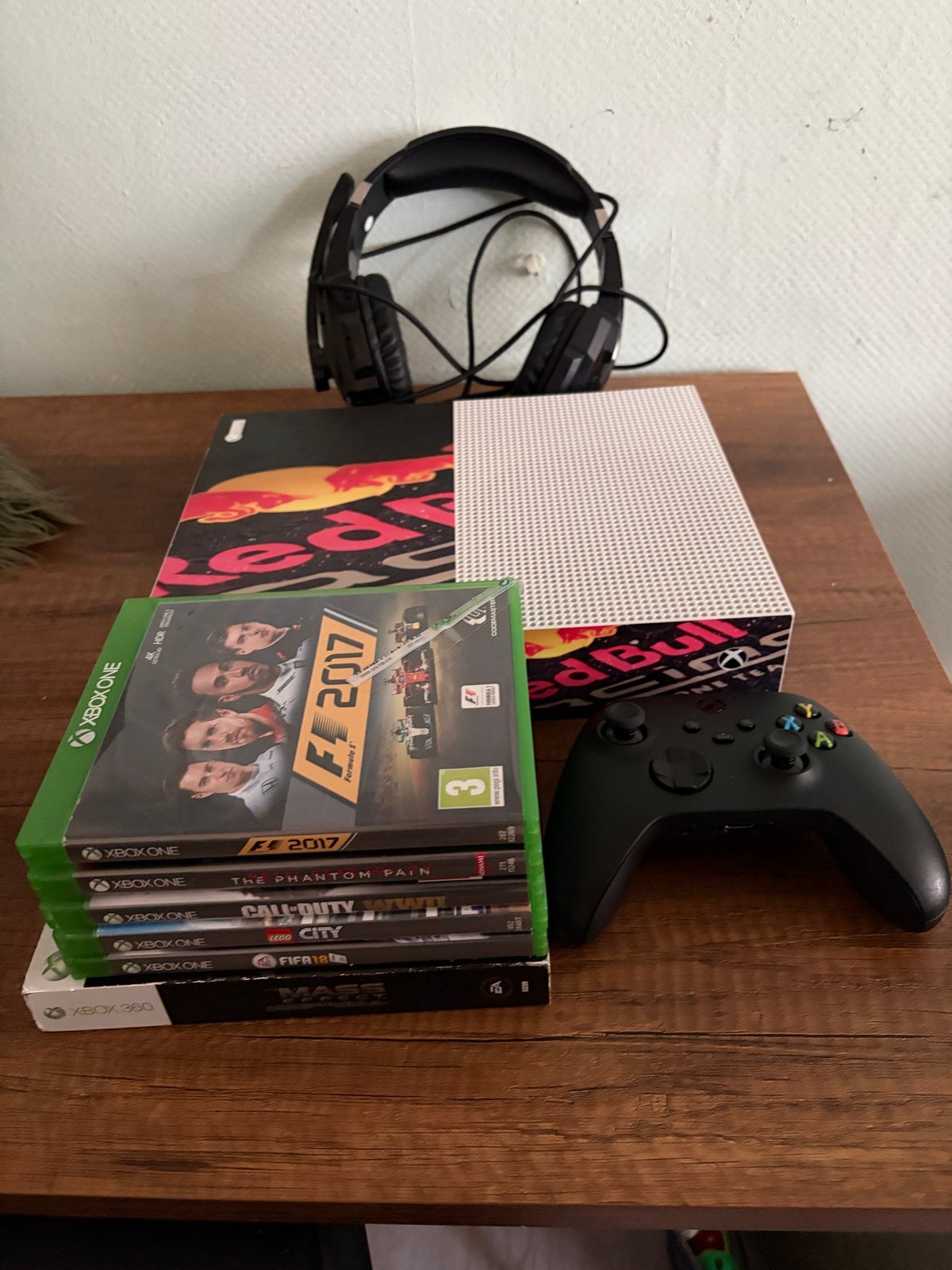 Xbox One met controller, headset en 13 spellen, Spelcomputers en Games, Gebruikt, Overige genres, 1 speler, Ophalen of Verzenden
