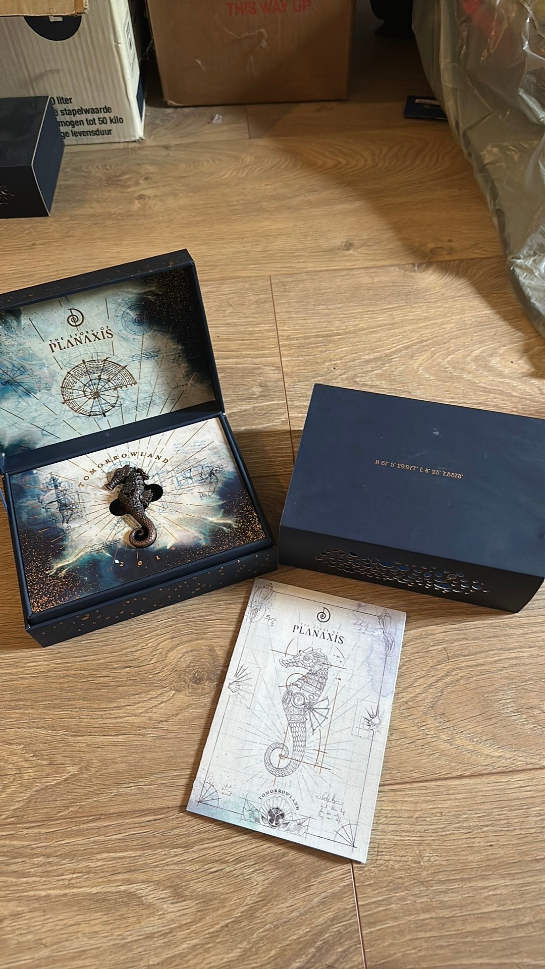 Tomorrowland doosje - The Story of Planaxis, Tickets en Kaartjes, Evenementen en Festivals