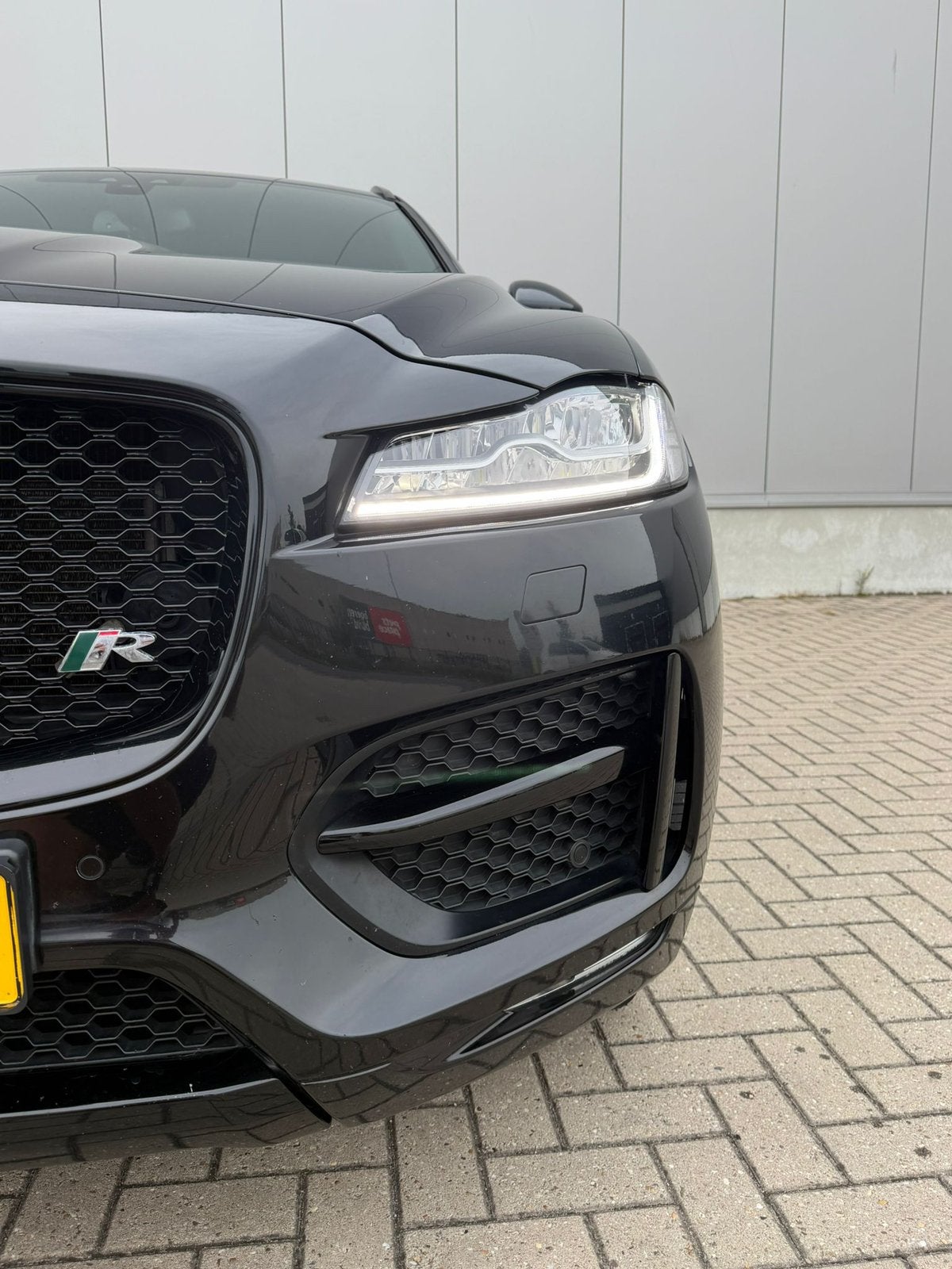 Jaguar F-Pace 2.0 179 PK | R-Line | Black pack| Winter pack, Auto's, Automaat, 4 cilinders, 179 pk, Leder en Stof