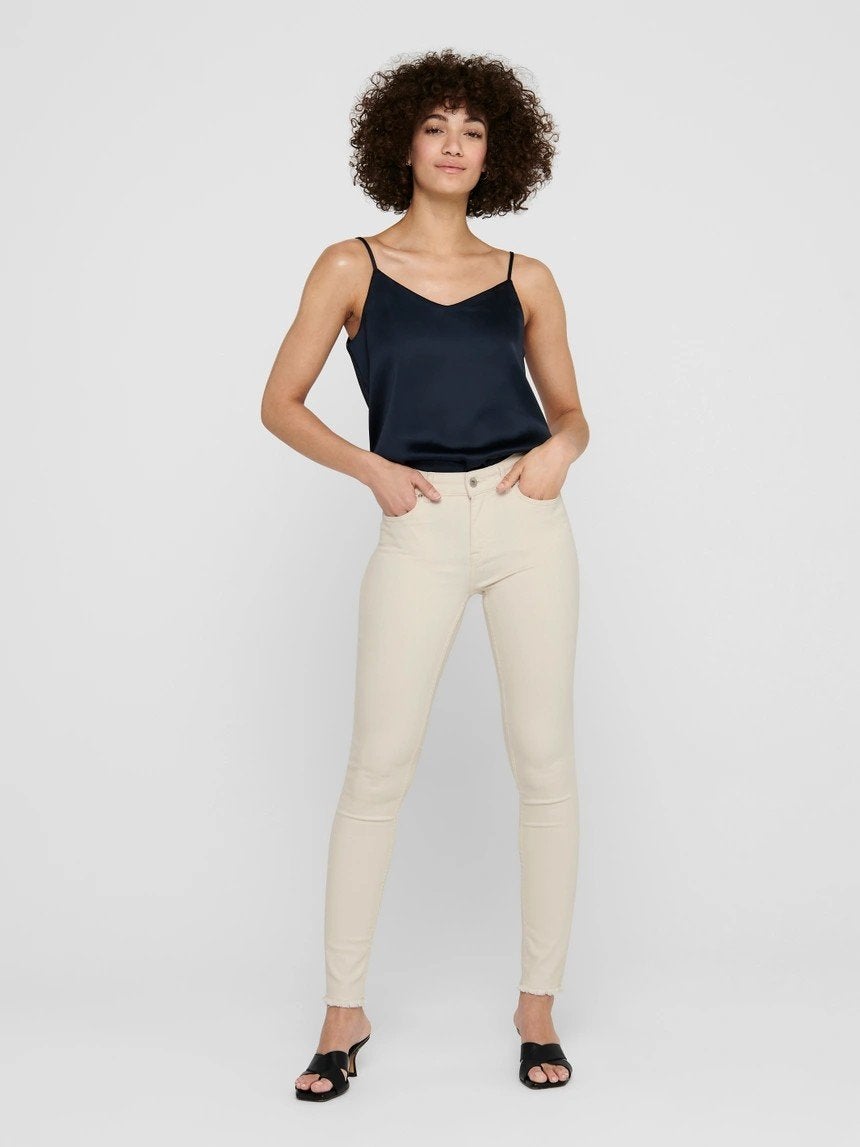 Only blush mid waist skinny fit jeans ecru maat M/30 NIEUW, Nieuw, Ophalen of Verzenden, W30 - W32 (confectie 38/40), Overige kleuren