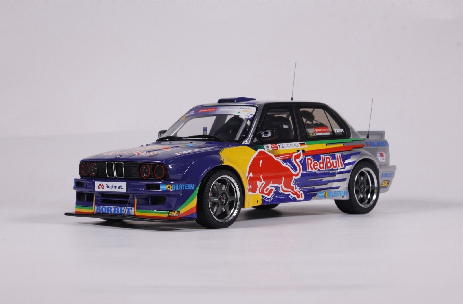 OttOMobile BMW E30 M3 Red Bull Drift Brothers 1:18 Nieuw, Ophalen of Verzenden, Nieuw, Auto, OttOMobile