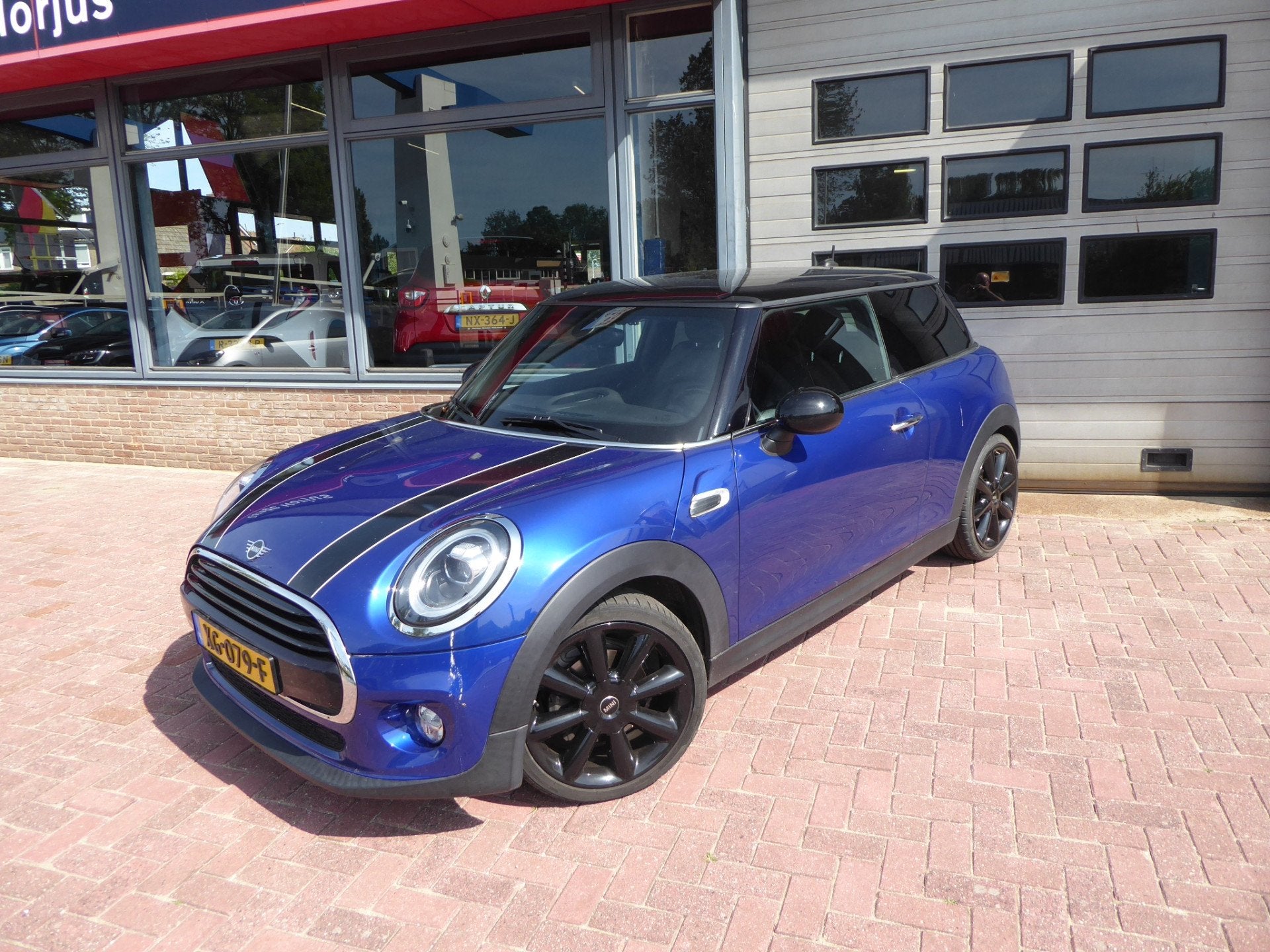 MINI Cooper 1.5i Chili. NAVI, CLIMA, CRUISE, PDC, LM VELGEN!, Voorwielaandrijving, 136 pk, Gebruikt, Automatische klimaatregeling