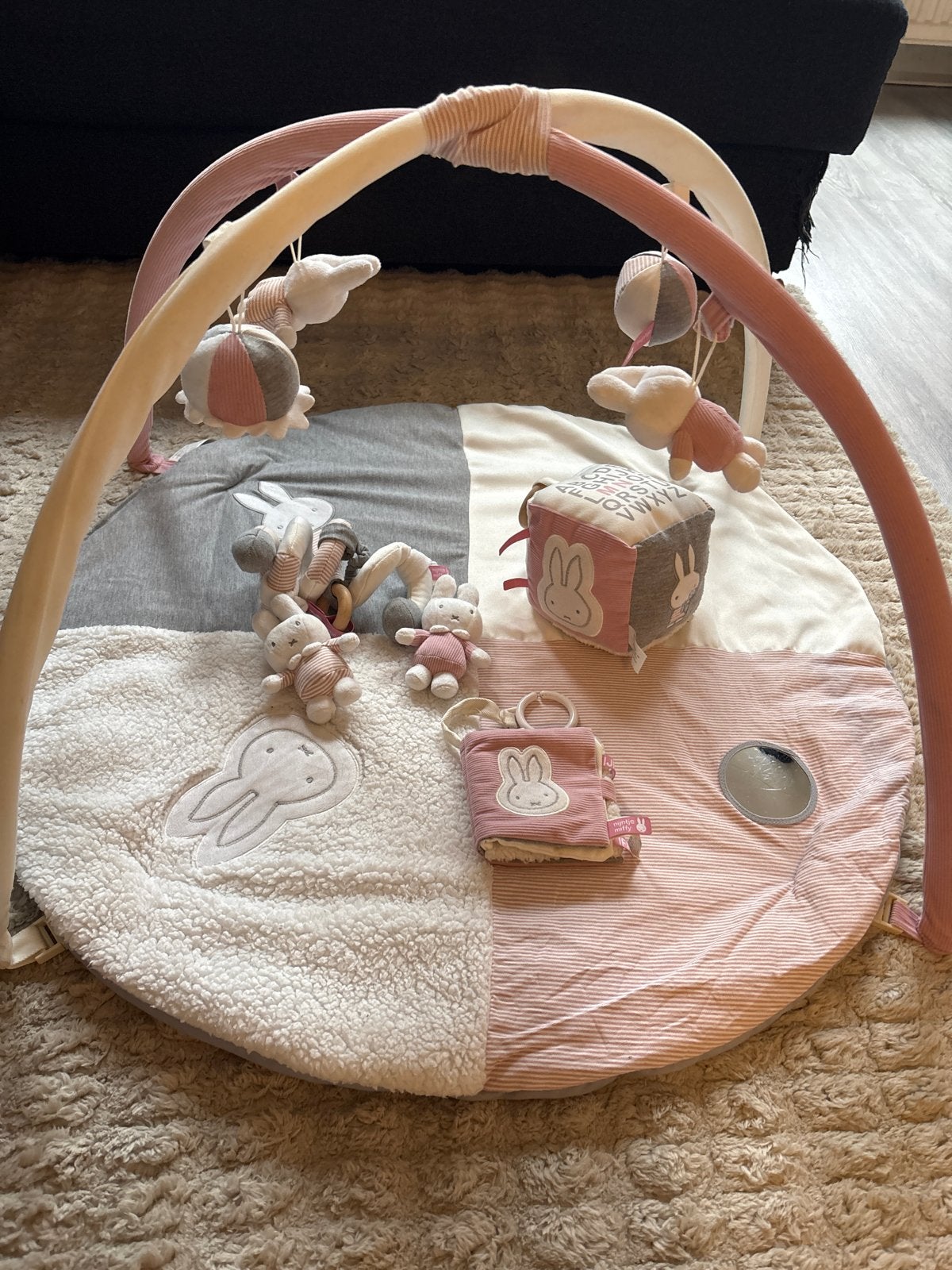Nijntje speelkleed met boog pink baby rib, Kinderen en Baby's, Speelgoed | Babyspeelgoed, Ophalen of Verzenden, Zo goed als nieuw