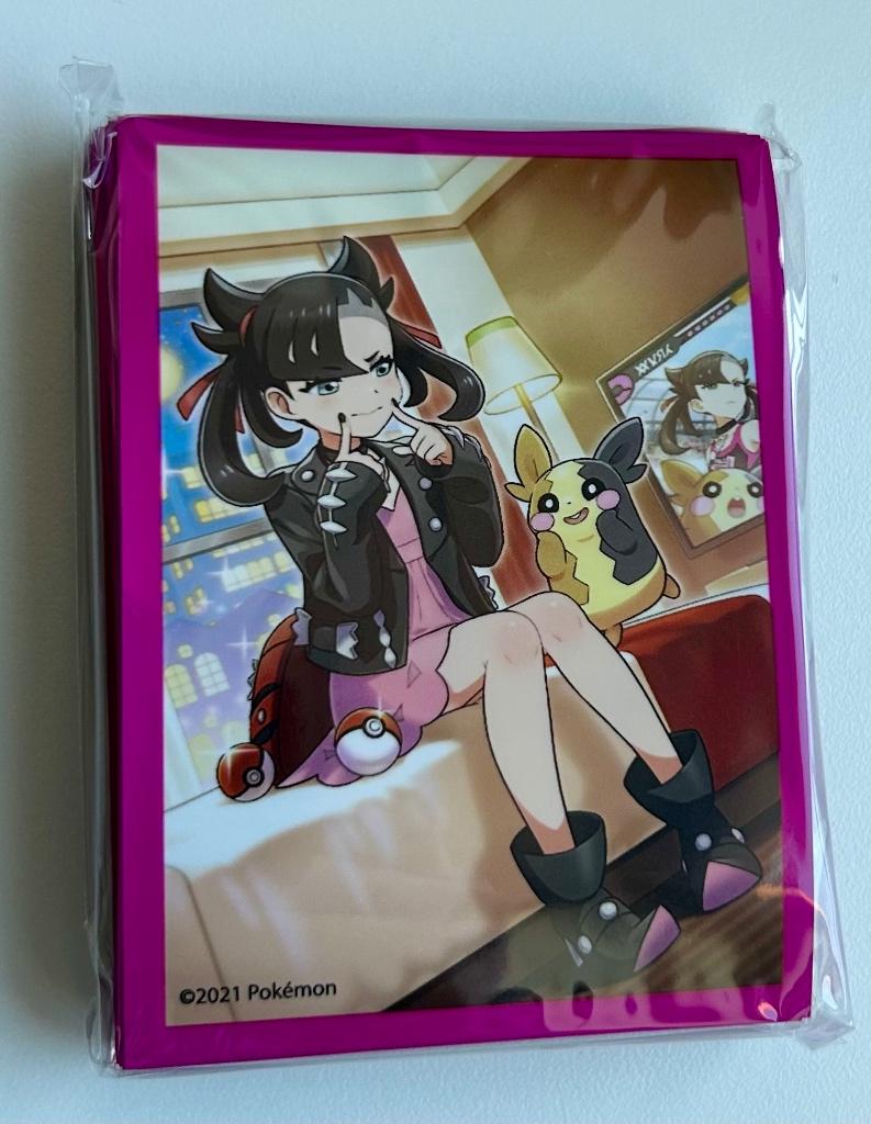 Marnie Premium Tournament Collection Sleeves – €7,99, Hobby en Vrije tijd, Verzamelkaartspellen | Pokémon, Ophalen of Verzenden