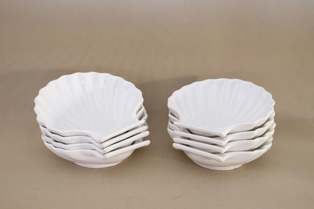 8 schelp schaaltjes  in mooie staat, Ophalen of Verzenden, Overige stijlen, Porselein, Schaal of Schalen