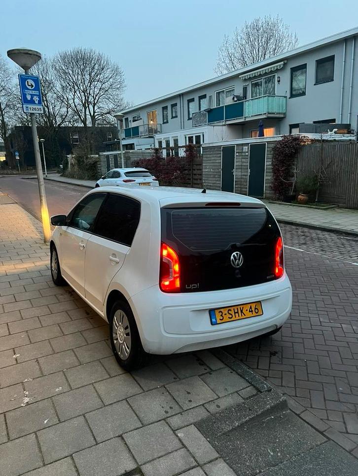 Volkswagen up! 1.0 44KW 2013 Wit 5deurs, Auto's, Euro 5, Stof, 840 kg, 4 stoelen