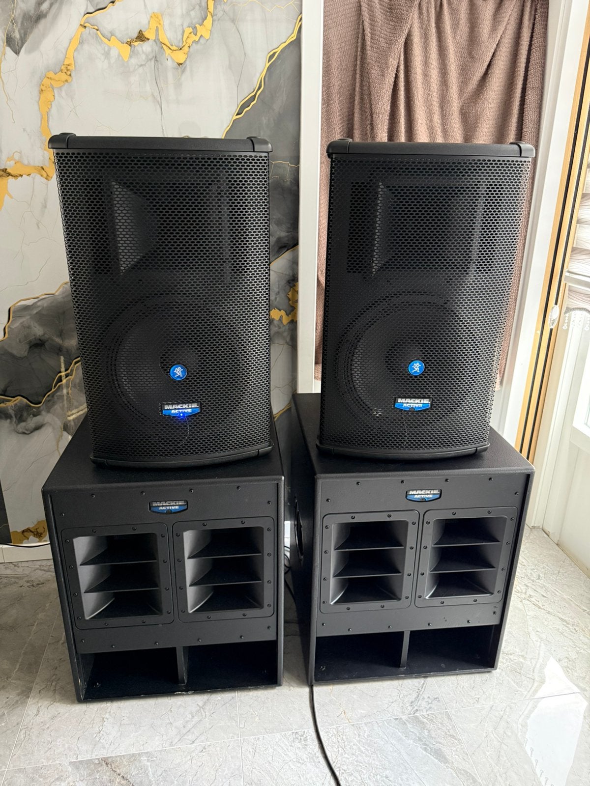 Mackie active speakers 15 en 18subs, Overige merken, Ophalen of Verzenden, Zo goed als nieuw, 120 watt of meer