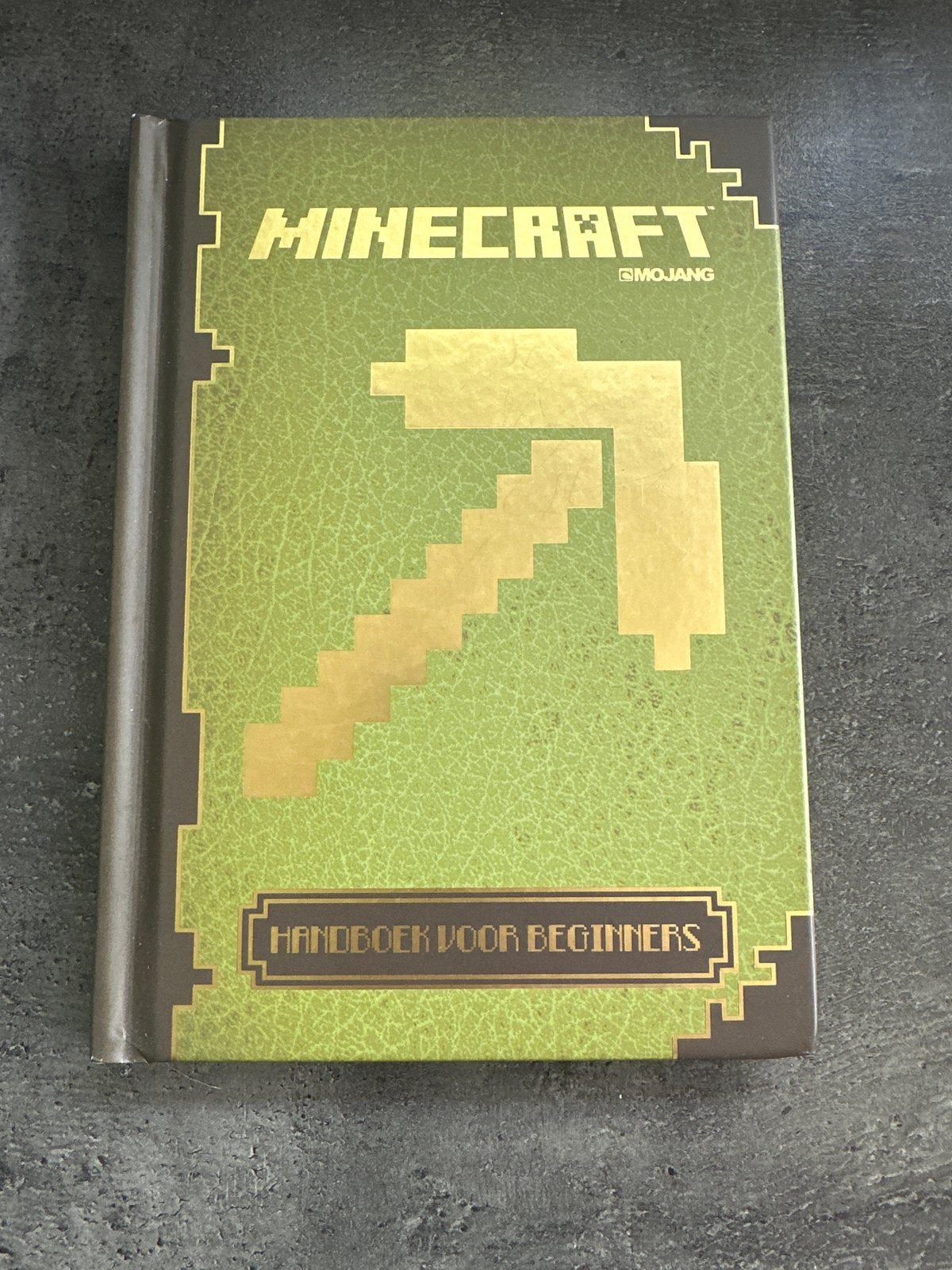 Minecraft Handboek voor Beginners - Officiële Gids, Ophalen of Verzenden, Zo goed als nieuw, Non-fictie