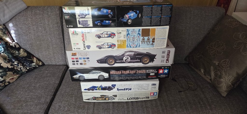 Diverse 1/12 modelbouw auto's Tamiya - Meng - Italeri 1:12, Auto, Groter dan 1:32, Nieuw, Ophalen of Verzenden