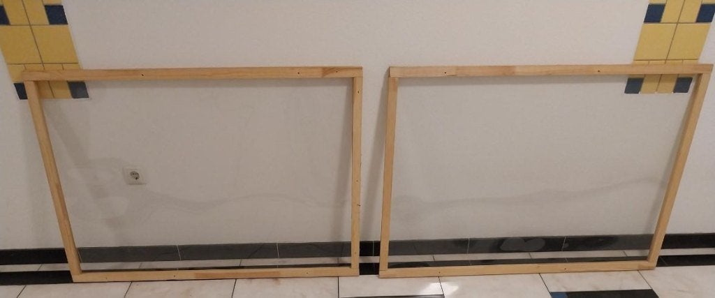 2x Houten Frame / Geraamte met Plexiglas (125 x 87 cm)  ZGAN, Ophalen, Gevelraam of Ruit, 80 tot 120 cm, 120 tot 160 cm