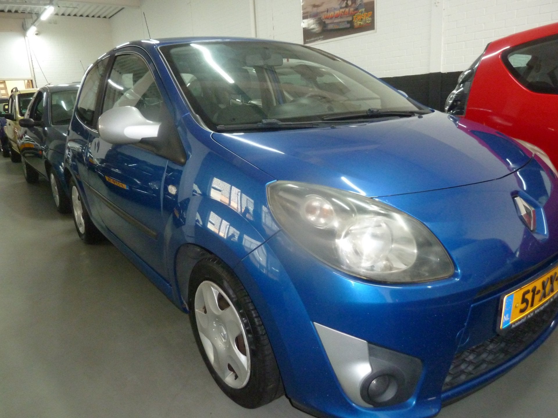 Renault Twingo 1.2-16V Dynamique NIEUWE APK AIRCO, Voorwielaandrijving, Twingo, Gebruikt, 31 €/maand