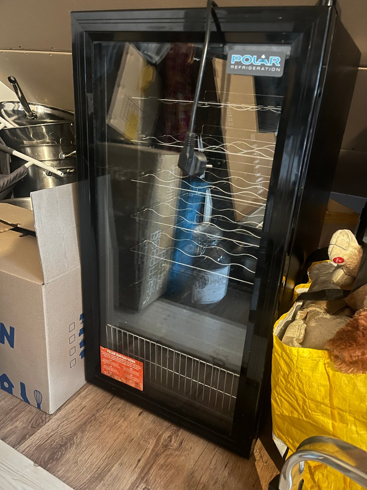 Polar Refrigeration Wijnkoelkast, Zonder vriesvak, Minder dan 45 cm, 100 tot 150 liter, Zo goed als nieuw