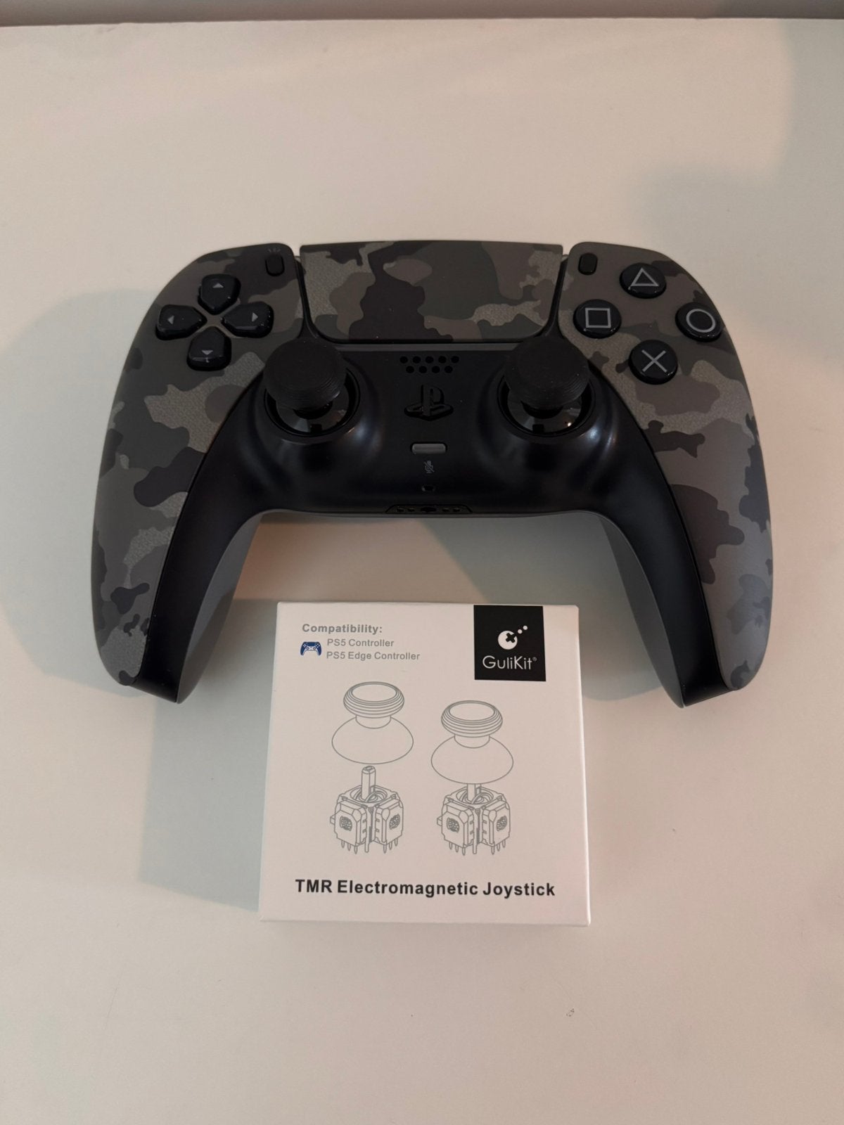 Grey Camouflage PlayStation 5 controller met Gulikit TMR, Ophalen of Verzenden, Gebruikt