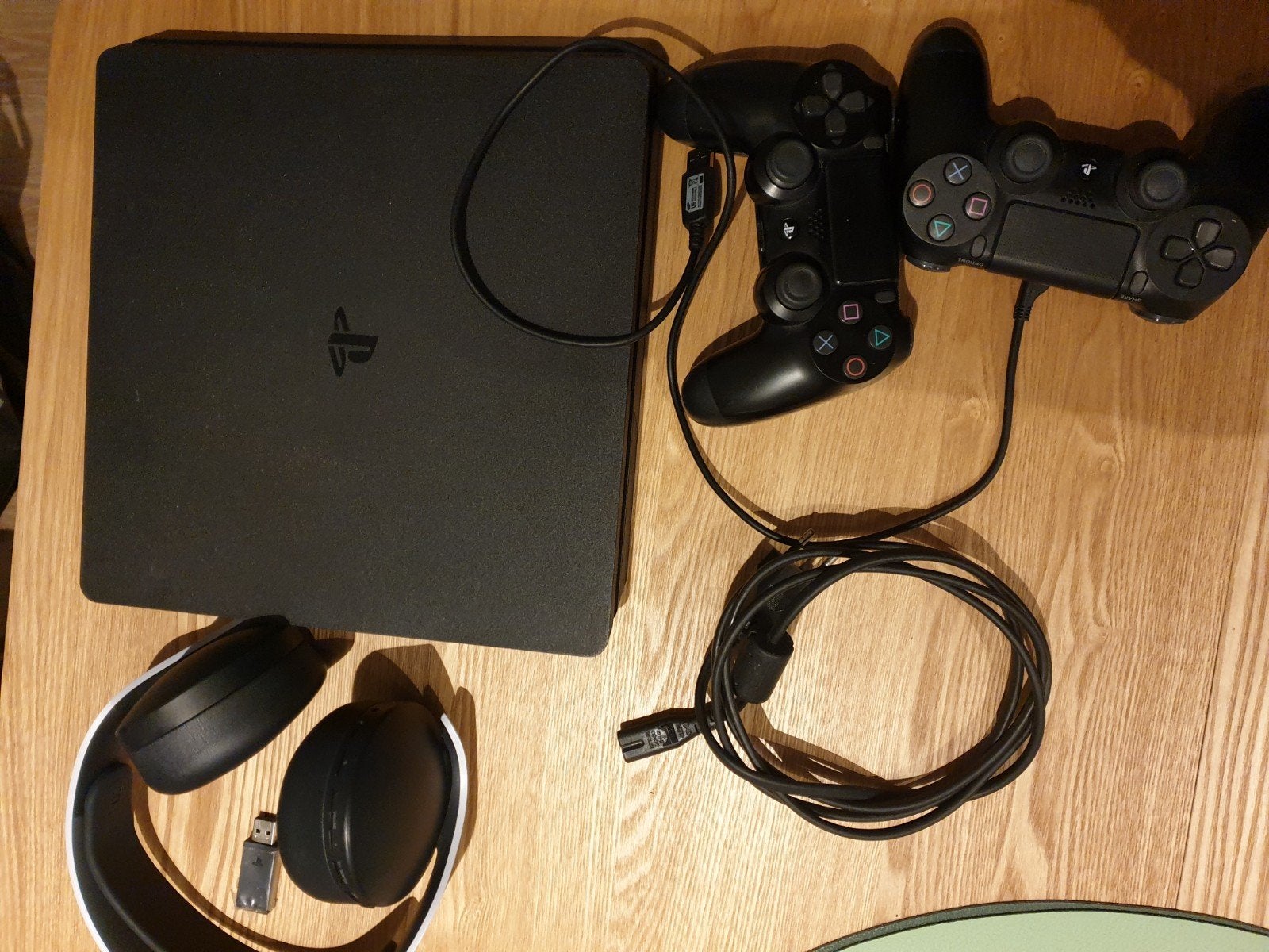 Ps4 te koop, Spelcomputers en Games, Spelcomputers | Sony PlayStation 4, Ophalen of Verzenden, Zo goed als nieuw, Met 2 controllers