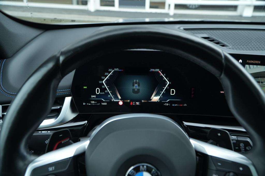 BMW X1 sDrive18i M-Sport I Pano I Head-up I 19 Inch I, Lichtsensor, Gebruikt, Origineel Nederlands, Bedrijf