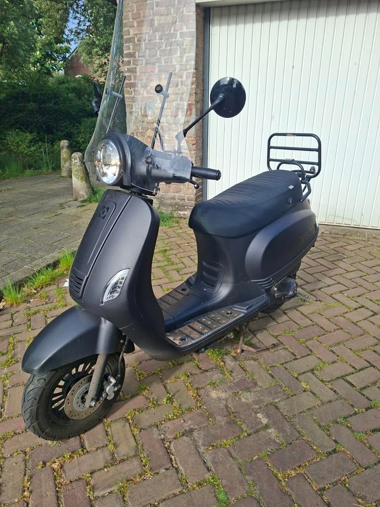 Zeer nette agm vx50 2019 bromscooter 50kmu, Ophalen, Zo goed als nieuw, Benzine