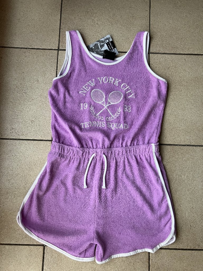 Nieuwe jumpsuit ' new York City Tennis Squad ' Maat 134/140, Ophalen of Verzenden, Nieuw, Meisje
