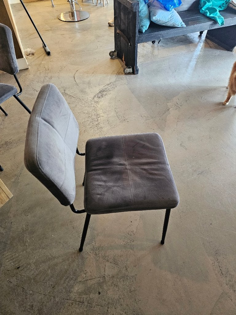 4 Grijze Eetkamerstoelen, Ophalen, Gebruikt, Metaal, Vier