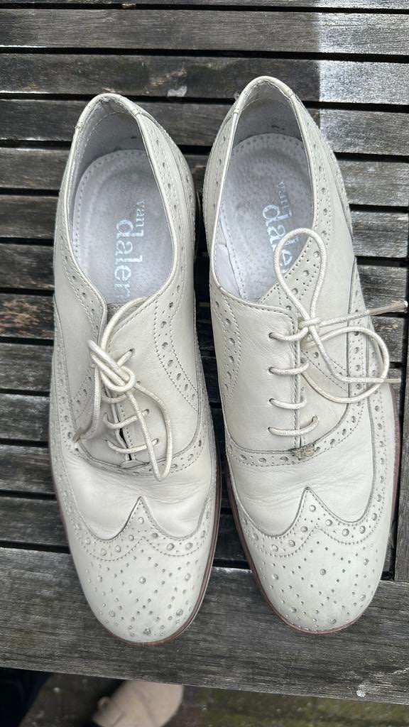 Van Dalen schoenen/ broques, Kleding | Dames, Schoenen, Schoenen met lage hakken, Beige, Ophalen of Verzenden, Gedragen