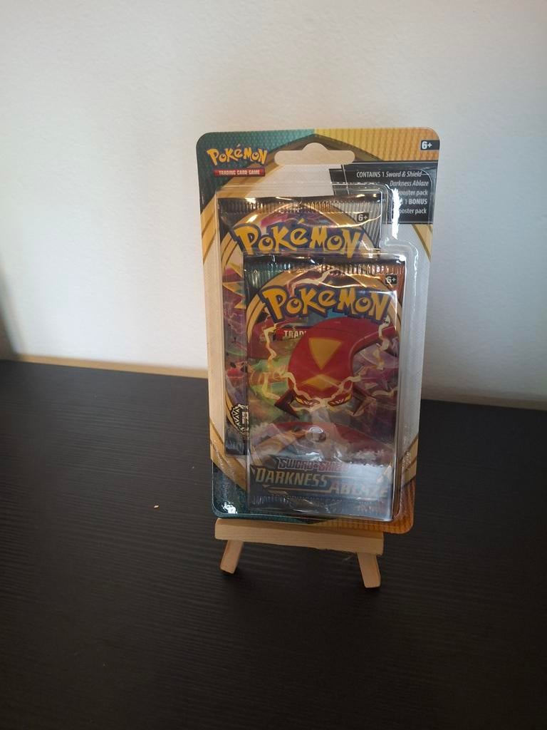 Darkness ablaze en rebel clash blister (sealed), Ophalen of Verzenden, Nieuw, Booster