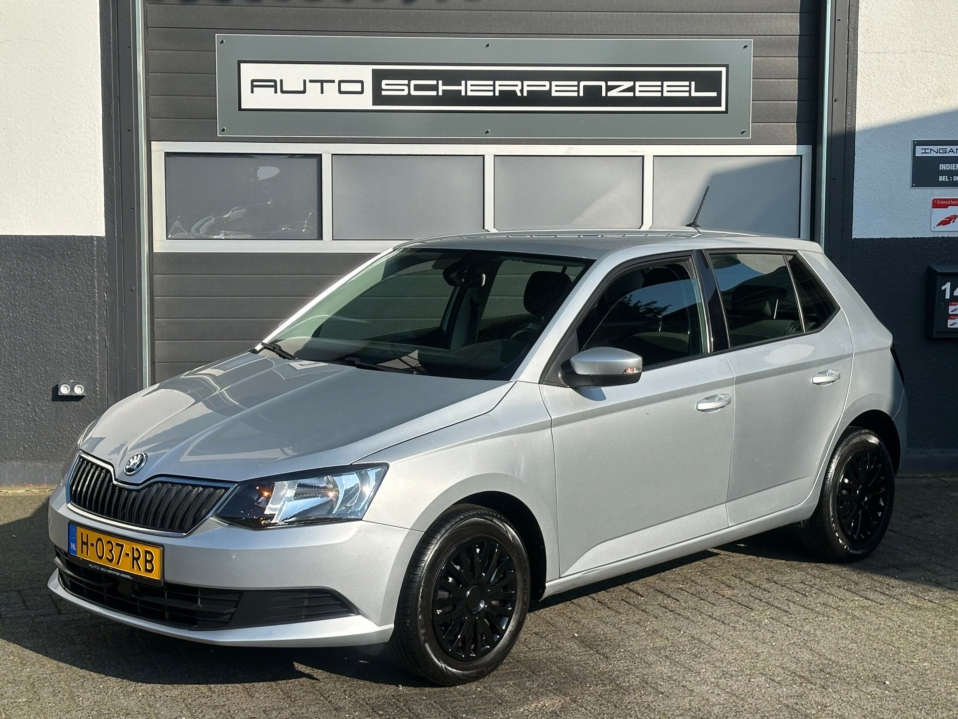 Skoda Fabia FSI Active I 2015 I AIRCO I PDC I nw koppeling, Auto's, Stof, Euro 6, 60 pk, Bedrijf
