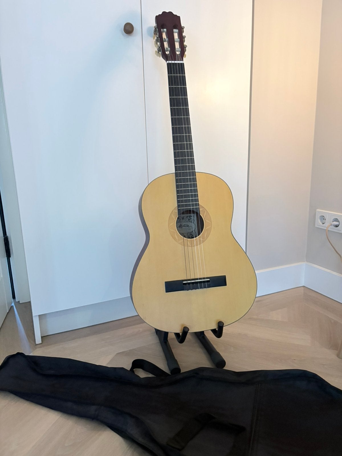 Motion Klassieke Gitaar TC902MT met standaard en hoes, Ophalen, Gebruikt, Klassieke of Spaanse gitaar