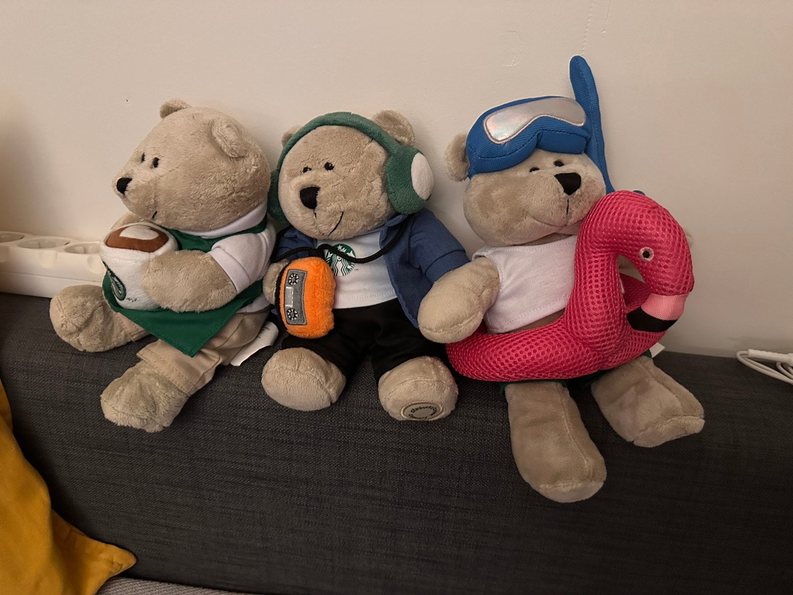 Starbucks Barista Bear, Verzamelen, Beren en Cherished Teddies, Ophalen of Verzenden, Zo goed als nieuw, Stoffen beer, Overige merken