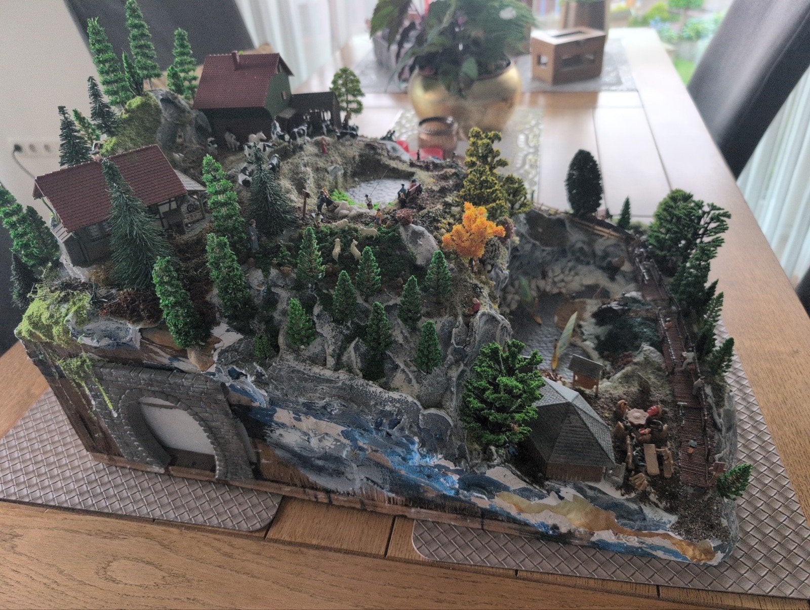 Mooi groot diorama met afmetingen van 54/40/27, Ophalen of Verzenden, 1:35 tot 1:50