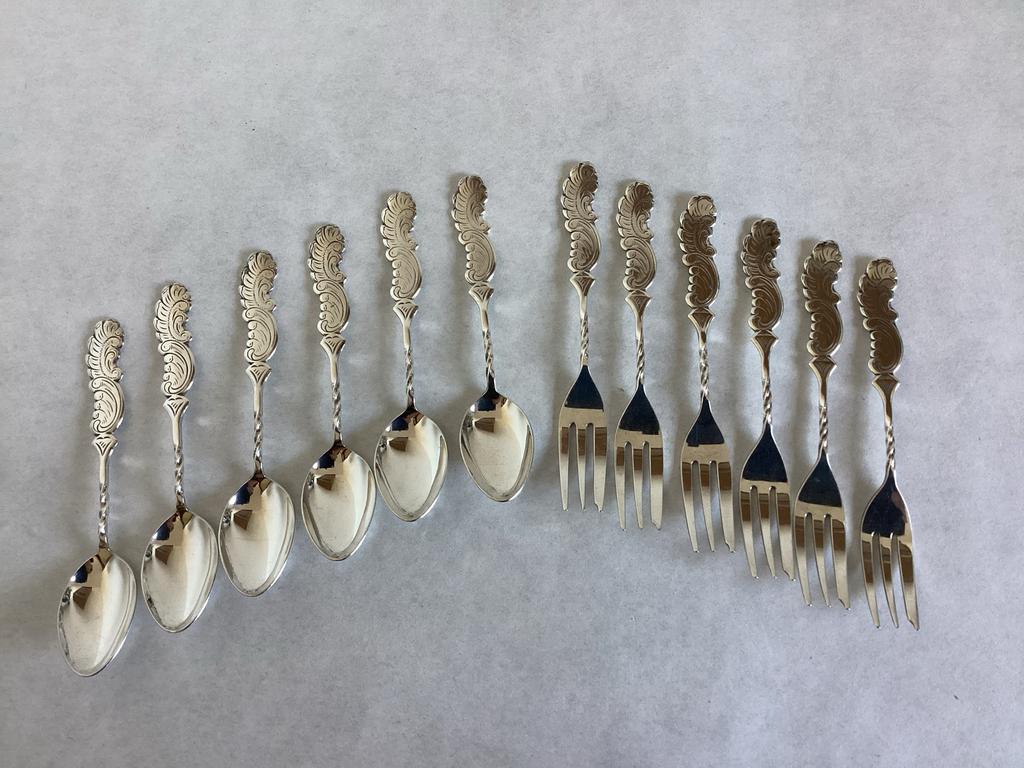 6 Verzilverde theelepeltjes en 6 gebaksvorkjes  Louis Quinze, Ophalen of Verzenden