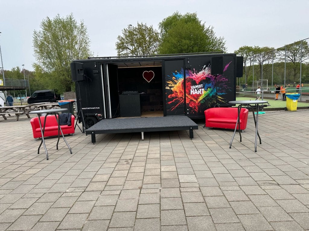 verkoop wagen, foodtruck, promo wagen met podium en airco, Zakelijke goederen, Partijgoederen en Retail | Verkoopwagens, Ophalen