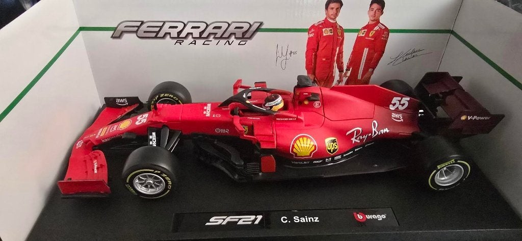 ferrari sf21 f1 driver carlos sainz jr 2021  Bburago 1:18, Hobby en Vrije tijd, Ophalen, Nieuw, Auto, Bburago