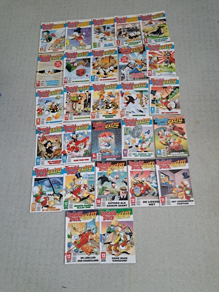 Diverse Donald Duck Specials: AD, Duck Out, Extra's, Walt Disney, Meerdere stripboeken, Ophalen, Gelezen