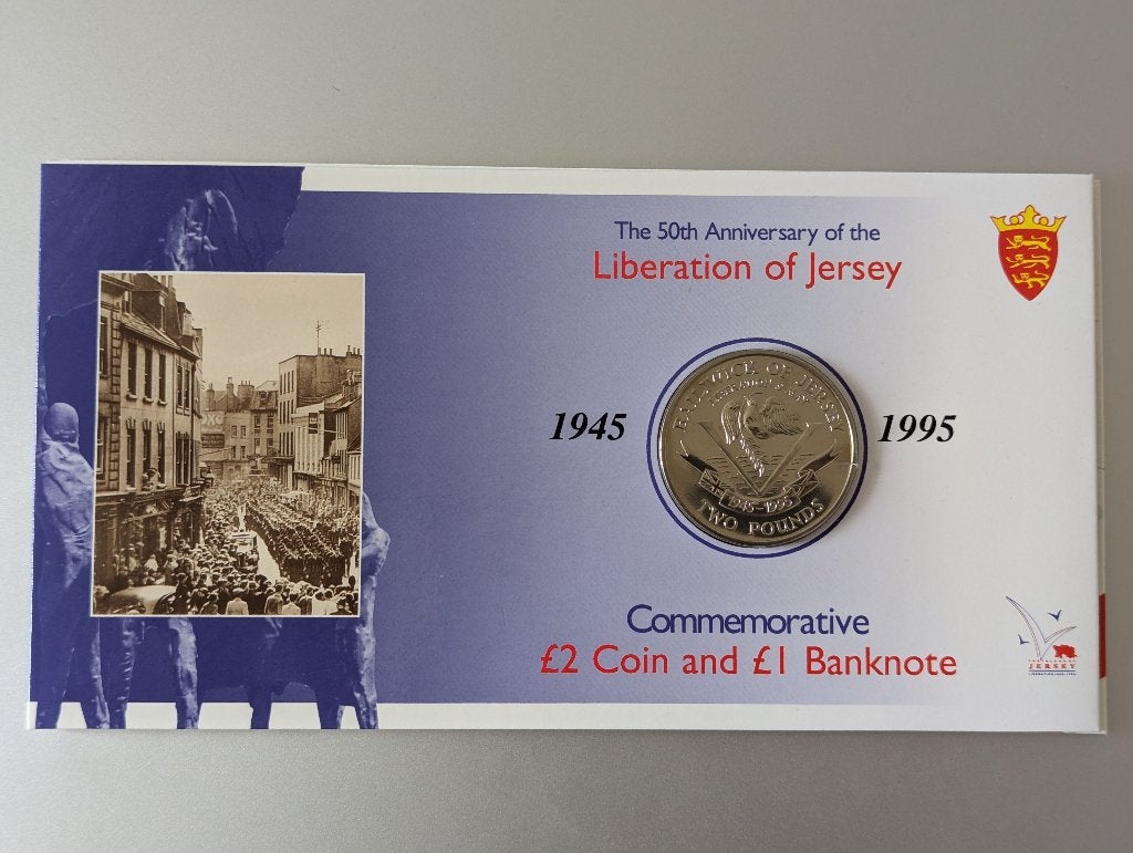 1945 - 1995 Commemorative £2 Coin and £1 Banknote, Postzegels en Munten, Ophalen of Verzenden, Overige landen, Setje