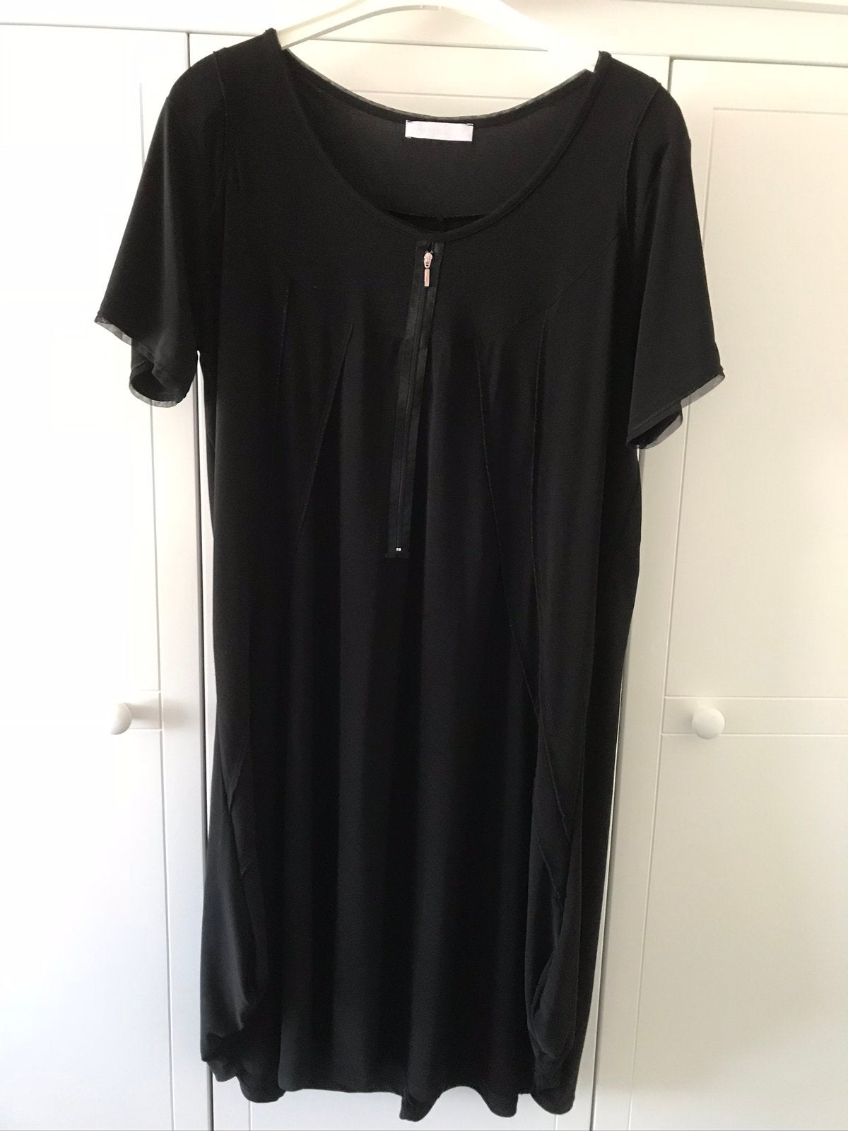 Dames jurk / jurkje zwart grote maat Fred Sabatier mt 48, Zwart, Maat 46/48 (XL) of groter, Ophalen of Verzenden, Gedragen