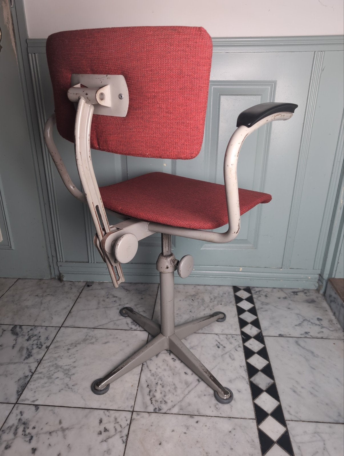 Friso Kramer vintage werkstoel - Ahrend de Cirkel, Ophalen, Gebruikt, Rood, Bureaustoel